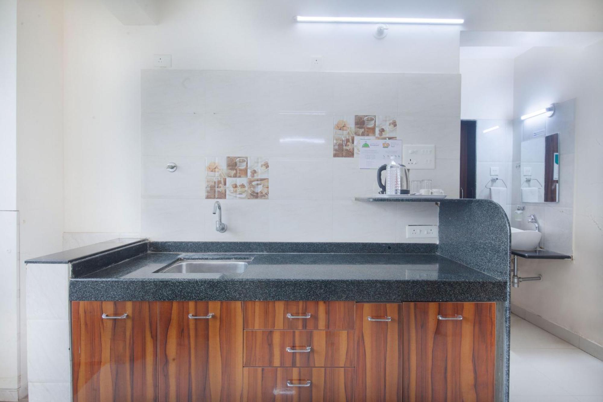 Treebo Park View Hadapsar Hotel Pune Exterior foto