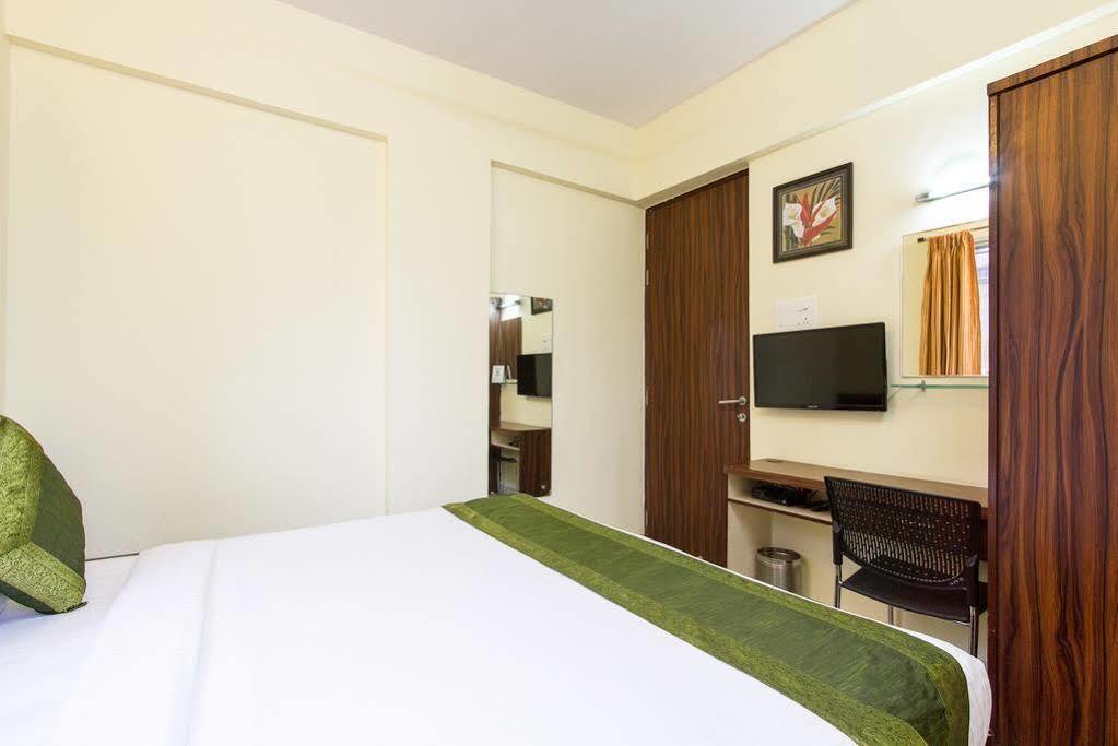 Treebo Park View Hadapsar Hotel Pune Exterior foto